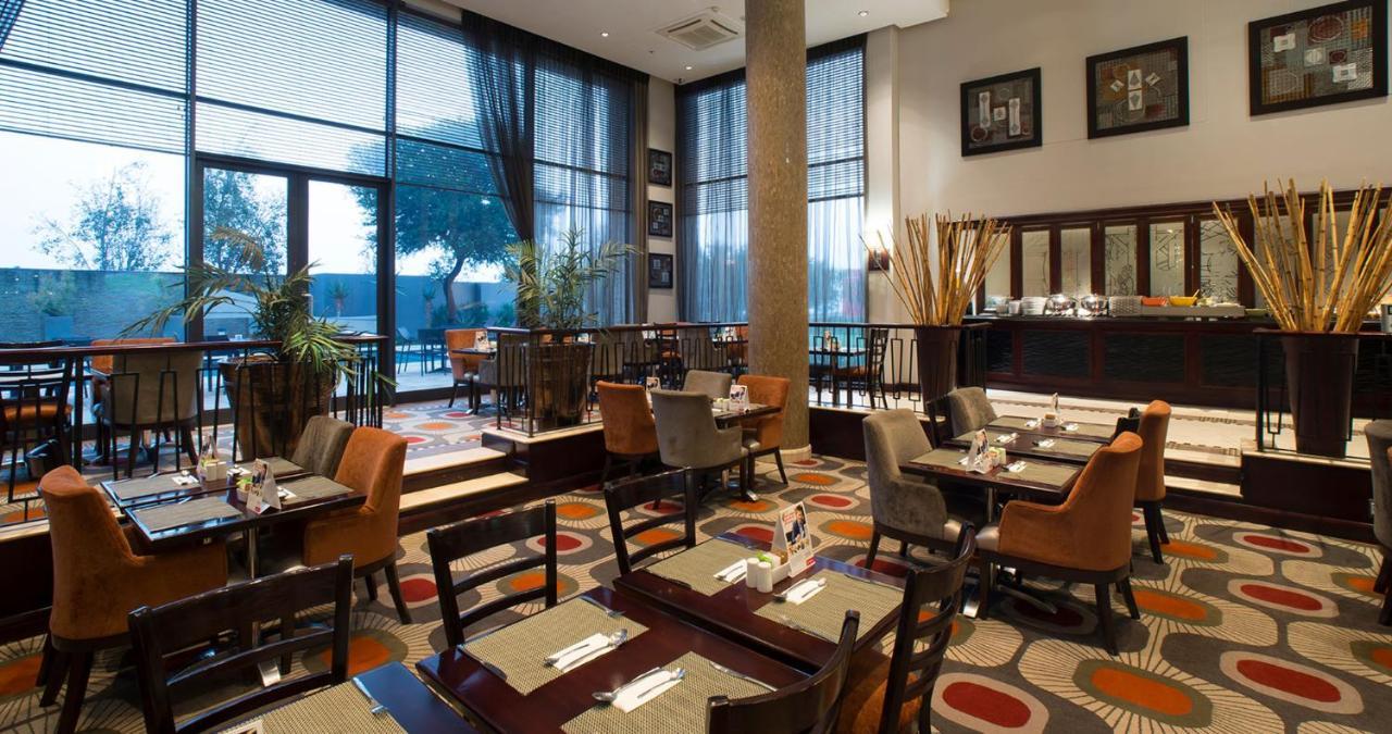The Ridgepoint Hotel Witbank Exterior photo