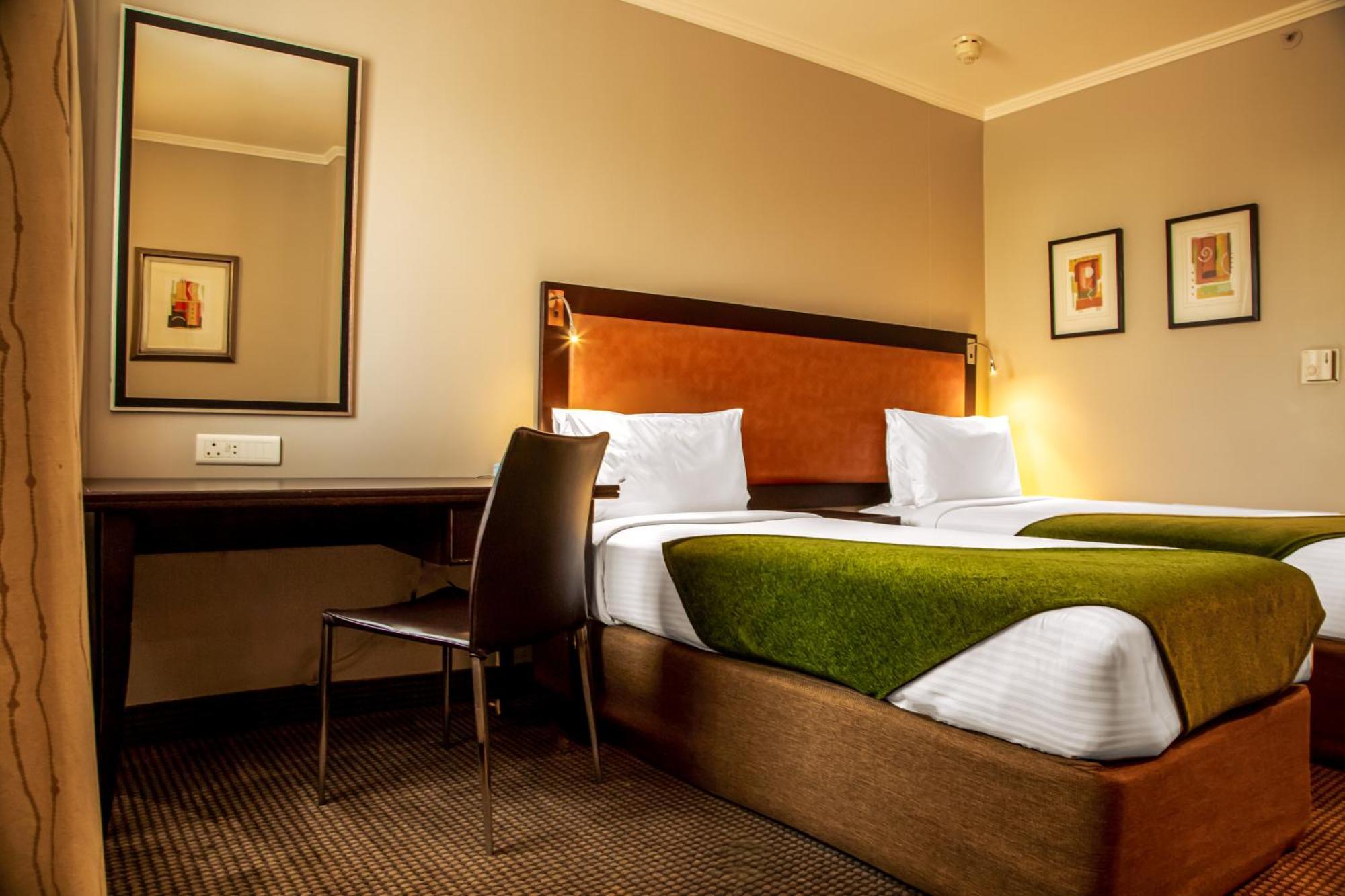 The Ridgepoint Hotel Witbank Exterior photo