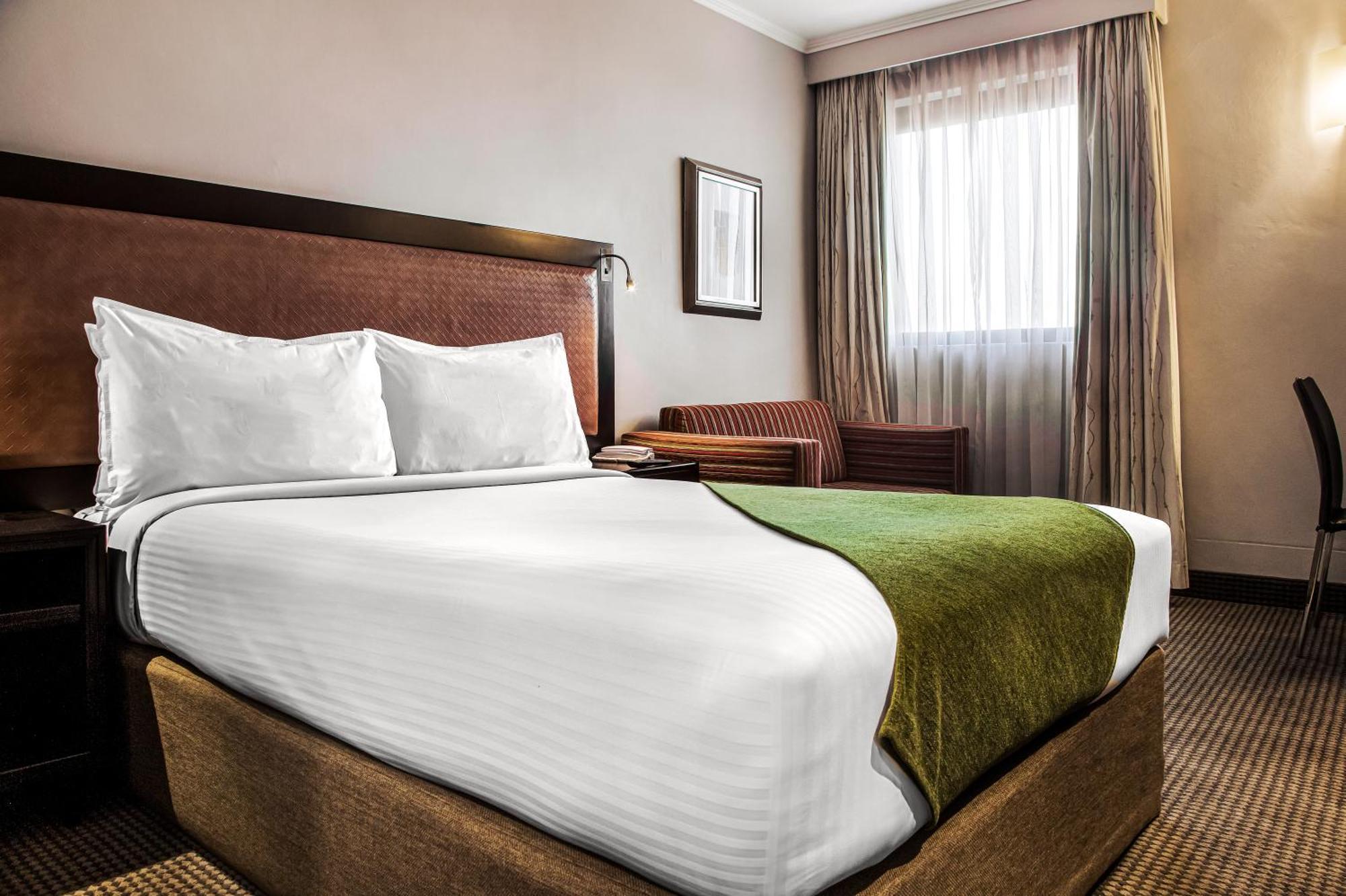 The Ridgepoint Hotel Witbank Exterior photo